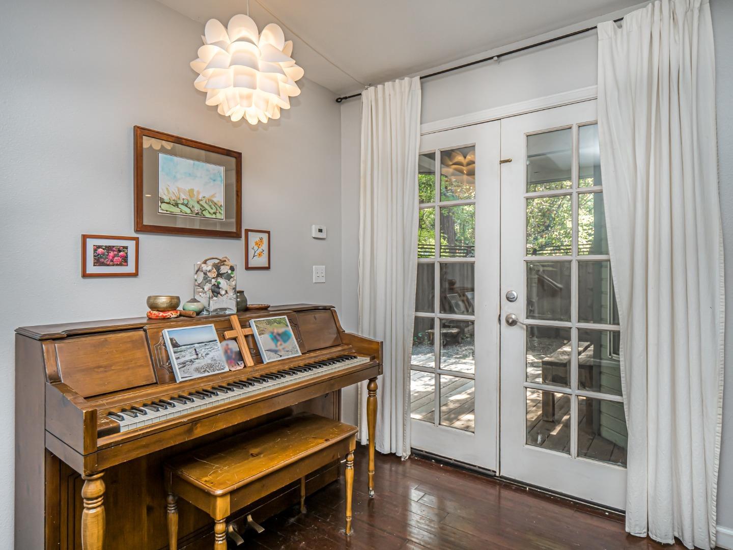 Detail Gallery Image 10 of 34 For 110 Azalea Way, Ben Lomond,  CA 95005 - 3 Beds | 1 Baths