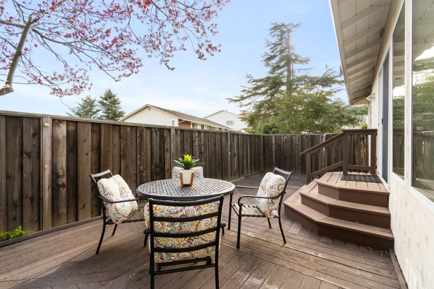 Detail Gallery Image 20 of 56 For 895 Regent Ct, San Carlos,  CA 94070 - 4 Beds | 3/1 Baths