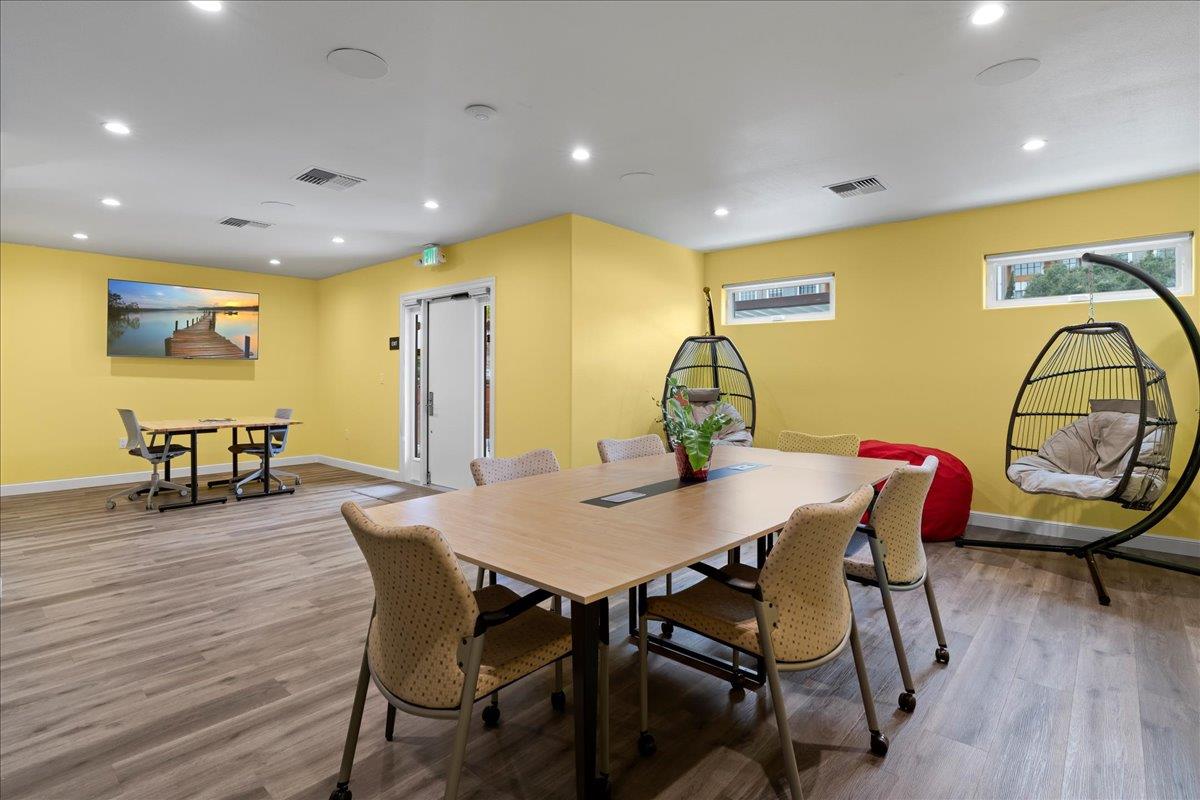 Detail Gallery Image 11 of 37 For 358 S Redwood Ave, San Jose,  CA 95128 - – Beds | – Baths
