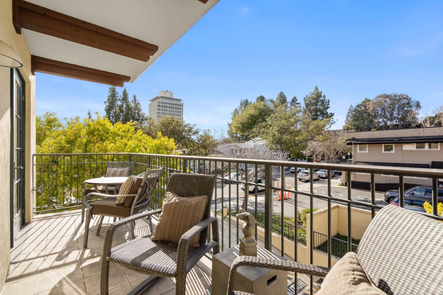 Detail Gallery Image 21 of 50 For 555 Byron St #201,  Palo Alto,  CA 94301 - 3 Beds | 2/1 Baths