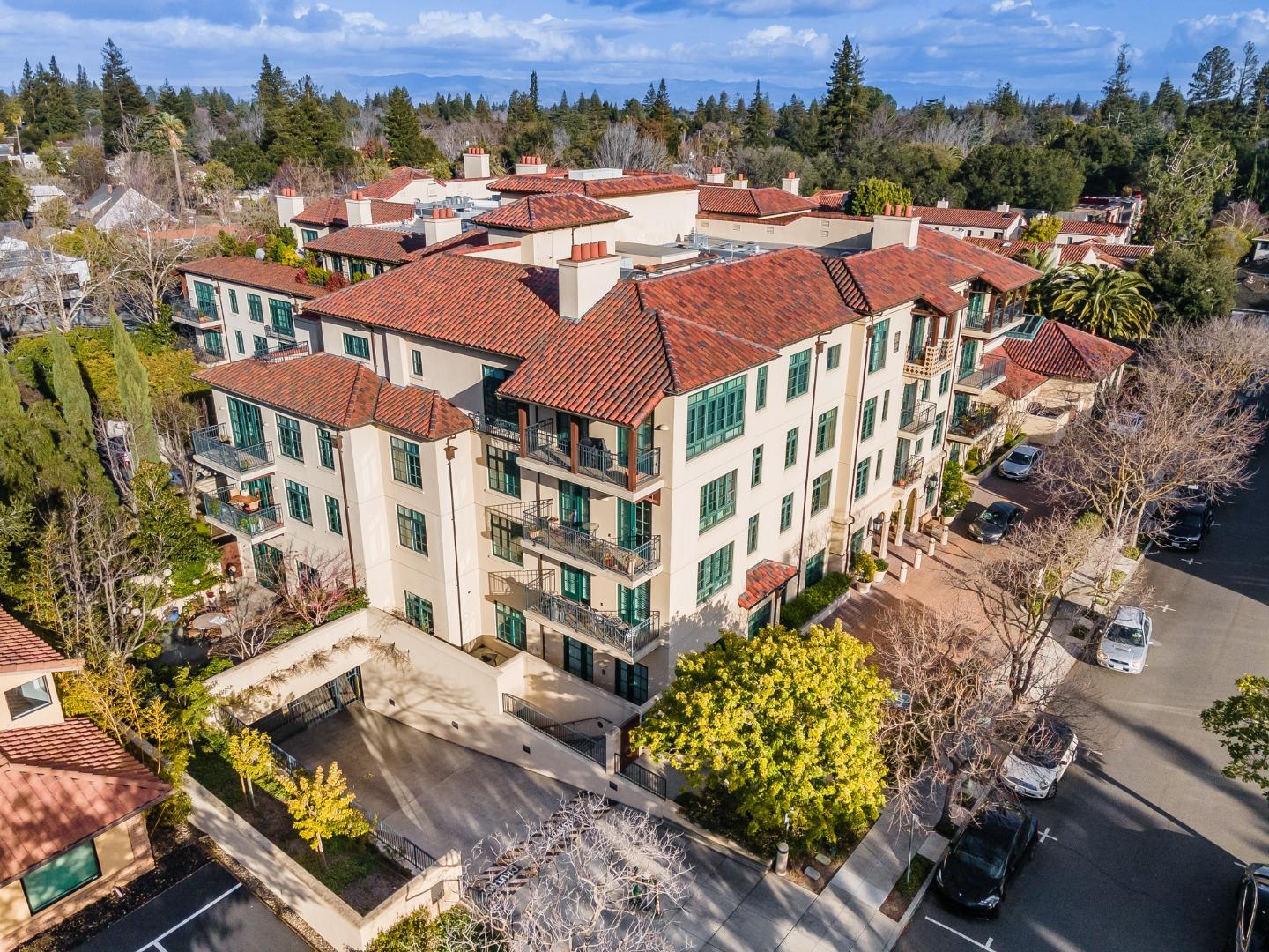 Detail Gallery Image 47 of 50 For 555 Byron St #201,  Palo Alto,  CA 94301 - 3 Beds | 2/1 Baths