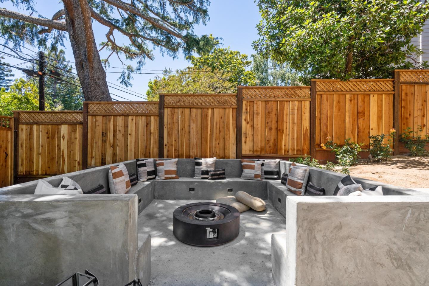 Detail Gallery Image 38 of 48 For 2515 Poppy Dr, Burlingame,  CA 94010 - 4 Beds | 4/1 Baths