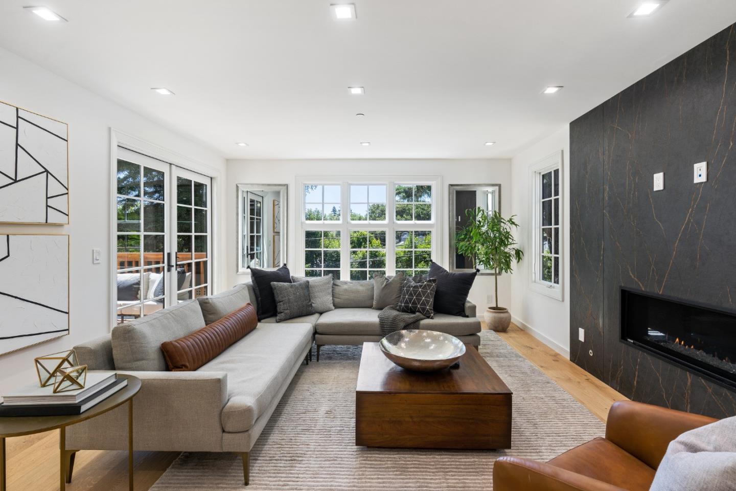 Detail Gallery Image 9 of 48 For 2515 Poppy Dr, Burlingame,  CA 94010 - 4 Beds | 4/1 Baths