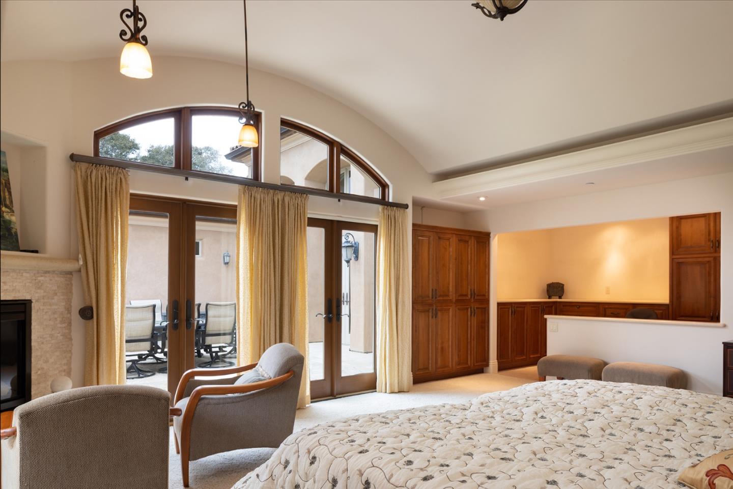 Detail Gallery Image 12 of 53 For 440 Crocker Ave, Pacific Grove,  CA 93950 - 4 Beds | 4/1 Baths