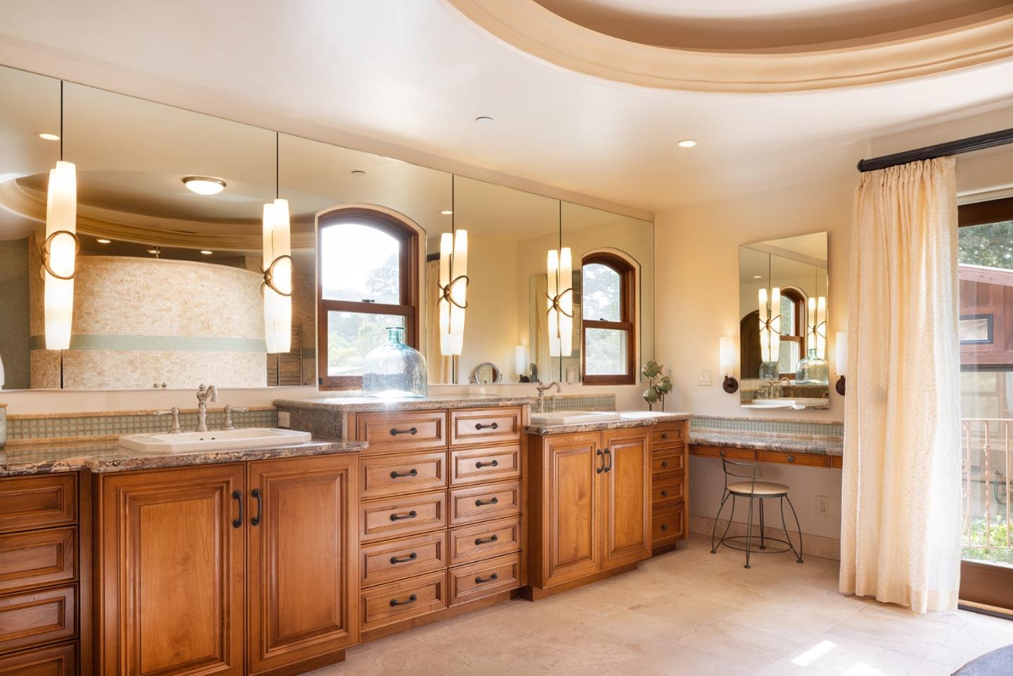 Detail Gallery Image 17 of 53 For 440 Crocker Ave, Pacific Grove,  CA 93950 - 4 Beds | 4/1 Baths