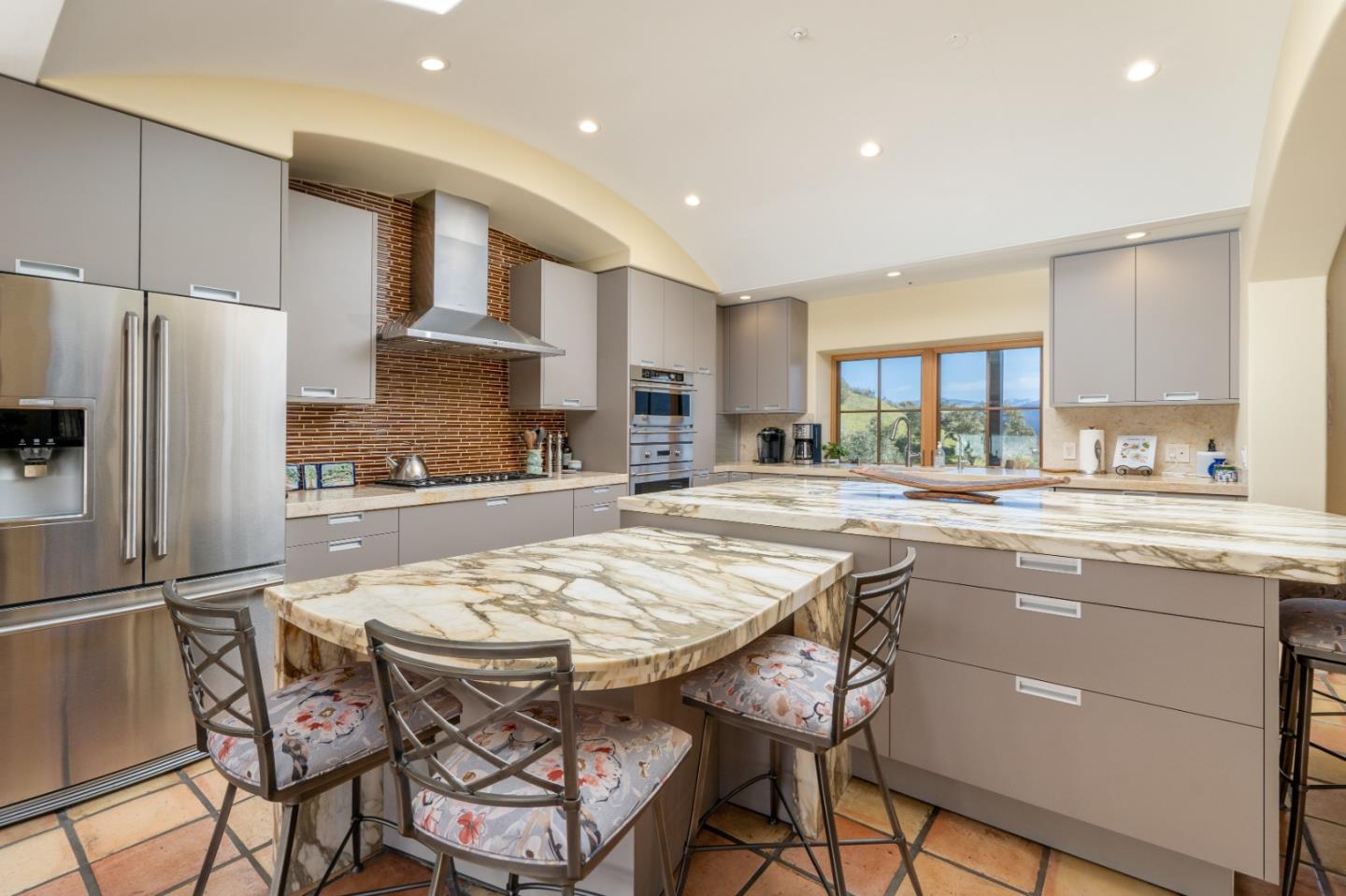 Detail Gallery Image 13 of 44 For 36 Encina Dr, Carmel Valley,  CA 93924 - 4 Beds | 3 Baths
