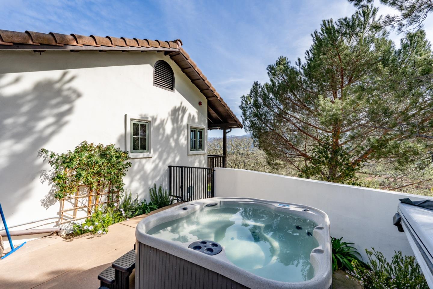 Detail Gallery Image 9 of 44 For 36 Encina Dr, Carmel Valley,  CA 93924 - 4 Beds | 3 Baths