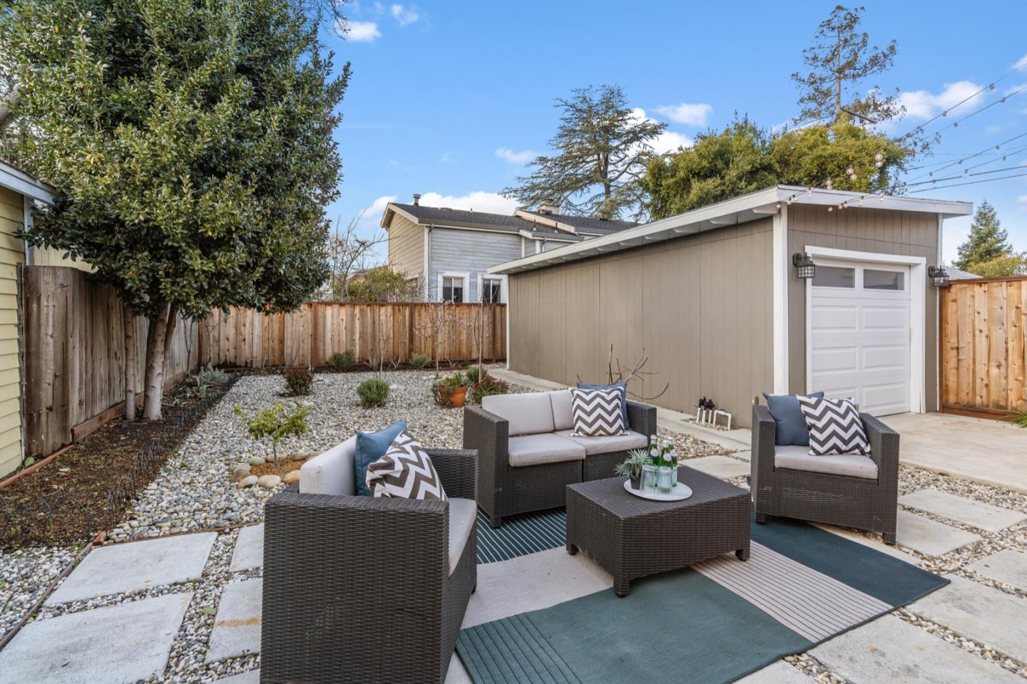 Detail Gallery Image 18 of 22 For 212 Oak Ave, Redwood City,  CA 94061 - 4 Beds | 2 Baths