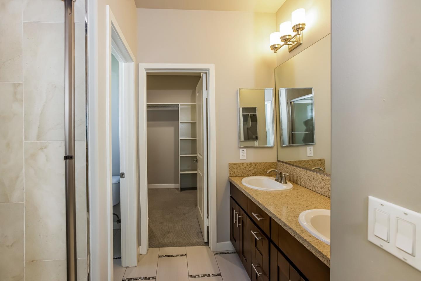 Detail Gallery Image 12 of 25 For 2070 Maple Ave #E,  Costa Mesa,  CA 92627 - 3 Beds | 2/2 Baths