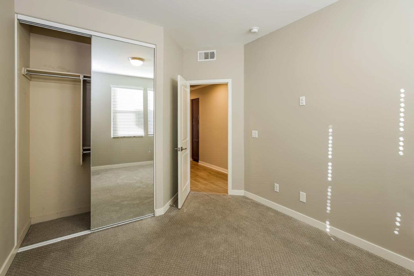 Detail Gallery Image 14 of 25 For 2070 Maple Ave #E,  Costa Mesa,  CA 92627 - 3 Beds | 2/2 Baths