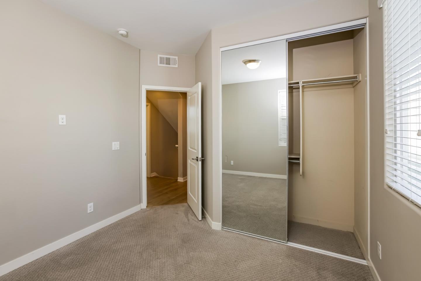 Detail Gallery Image 15 of 25 For 2070 Maple Ave #E,  Costa Mesa,  CA 92627 - 3 Beds | 2/2 Baths