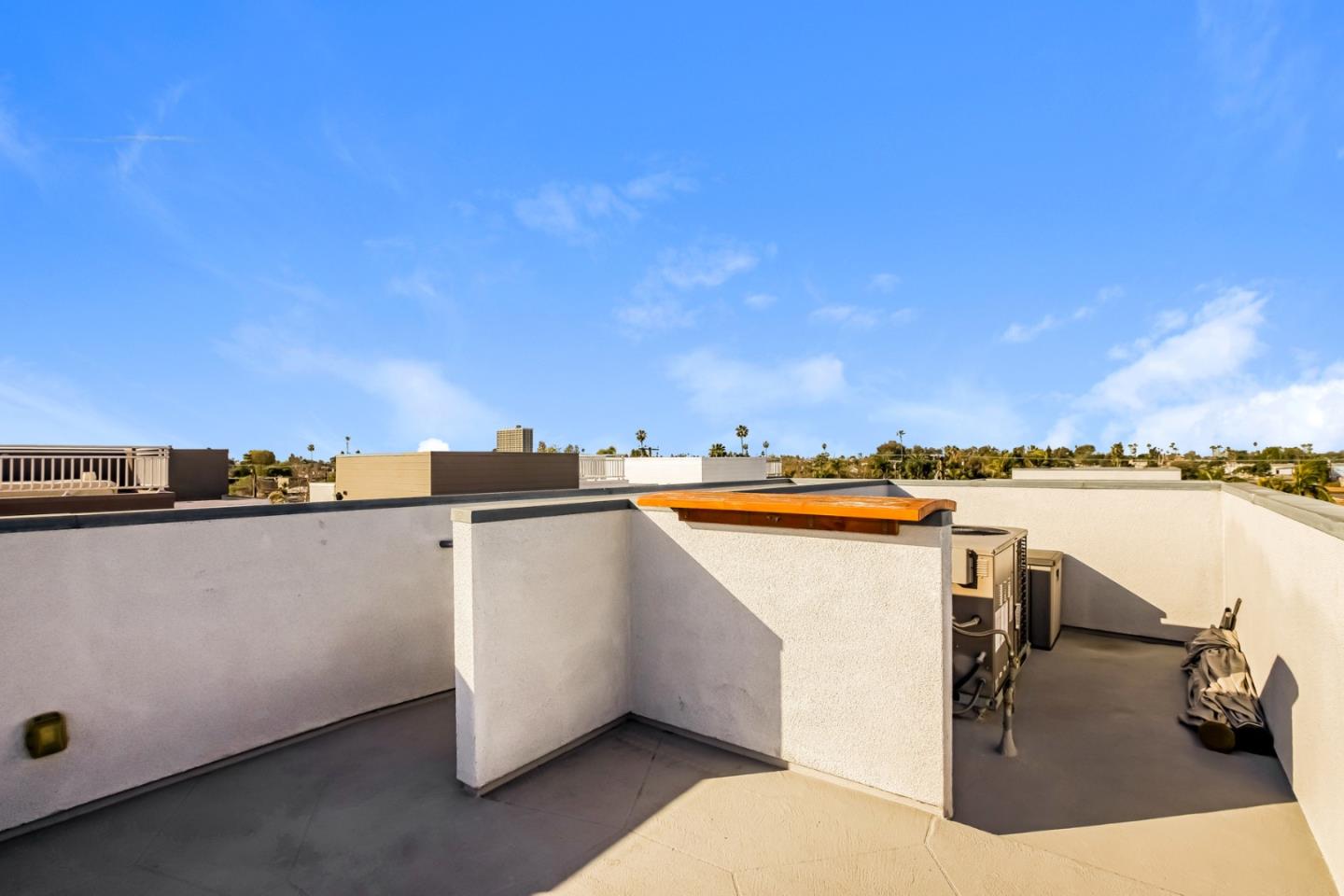 Detail Gallery Image 24 of 25 For 2070 Maple Ave #E,  Costa Mesa,  CA 92627 - 3 Beds | 2/2 Baths