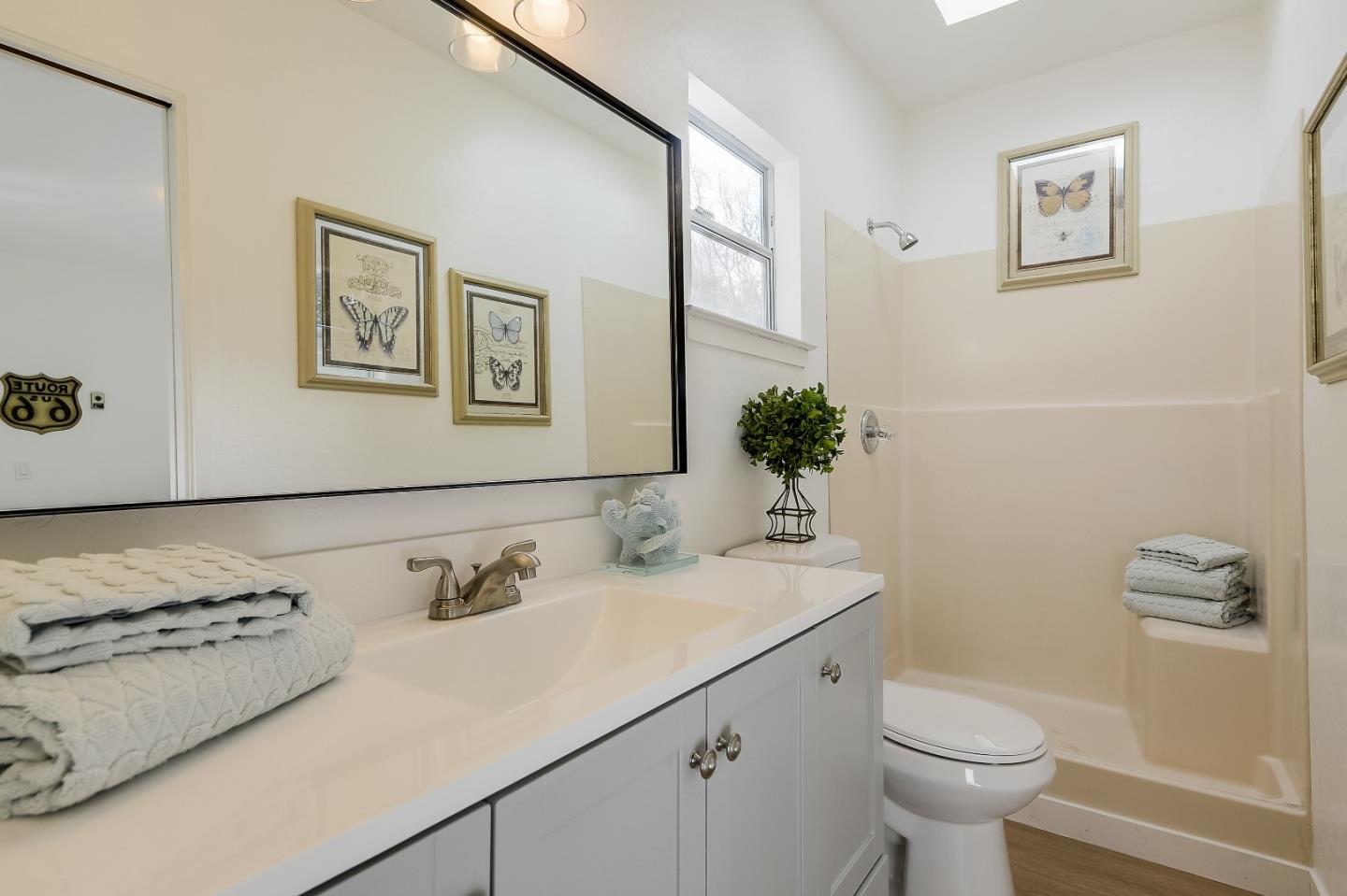 Detail Gallery Image 26 of 30 For 172 Hawthorne Ave, Los Altos,  CA 94022 - 3 Beds | 2 Baths