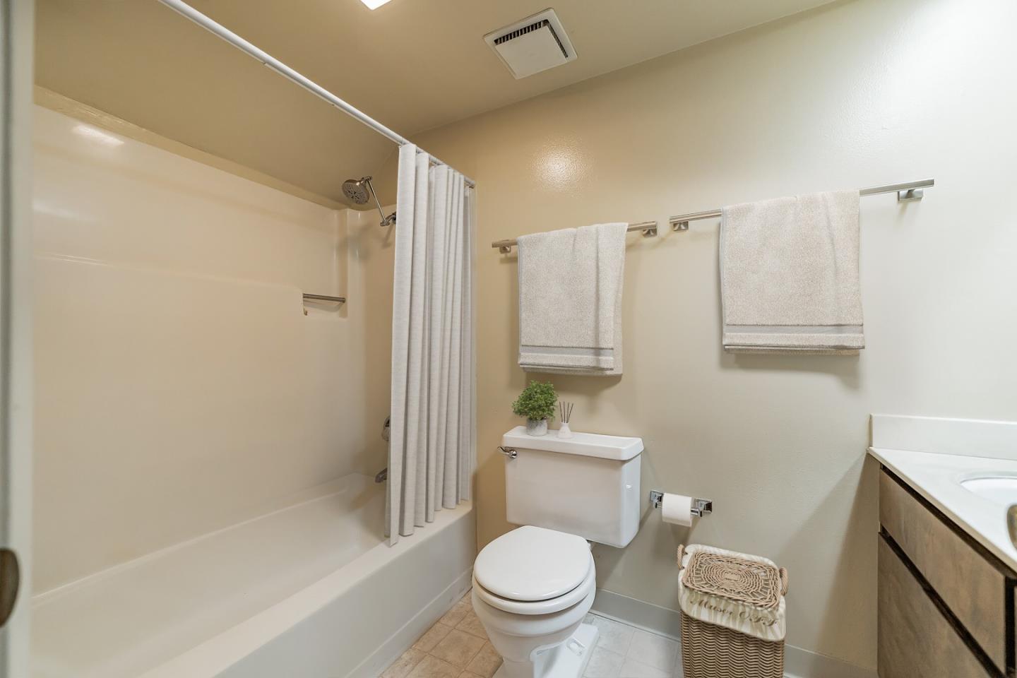 Detail Gallery Image 11 of 19 For 177 Villa Ave, Los Gatos,  CA 95030 - 2 Beds | 1/1 Baths