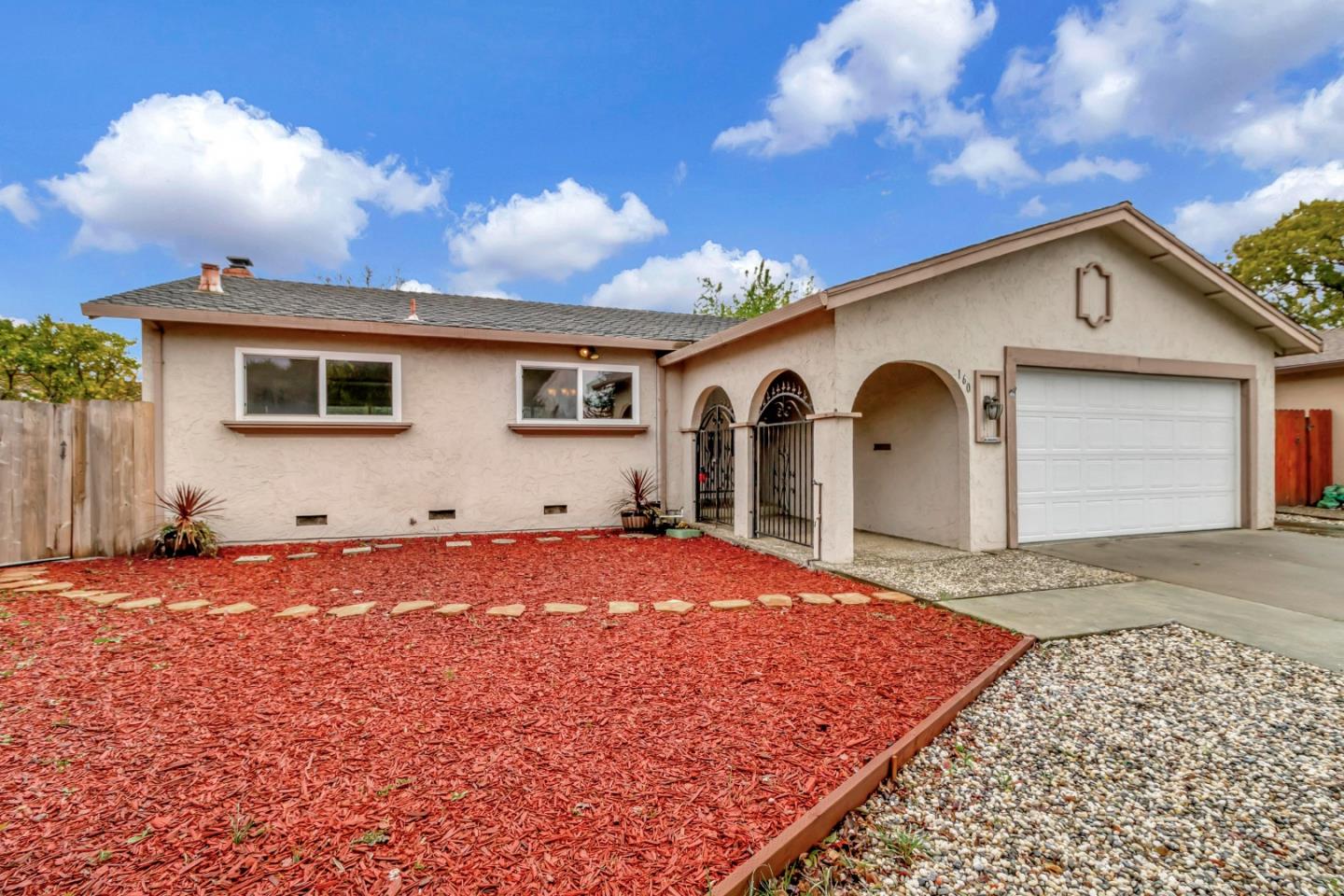 Detail Gallery Image 1 of 1 For 160 Encino Ct, Sunnyvale,  CA 94086 - 3 Beds | 2 Baths