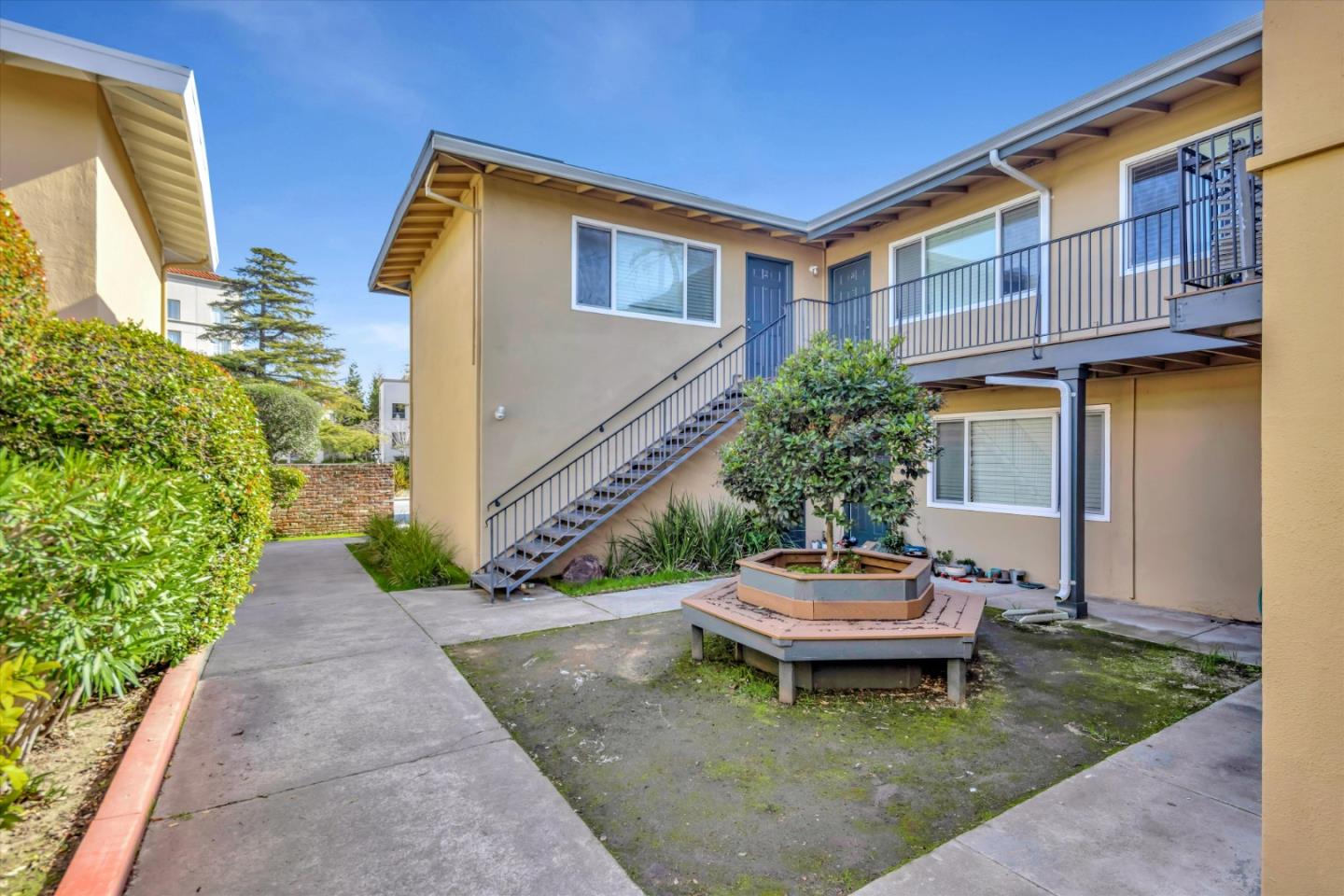 Detail Gallery Image 5 of 19 For 1758 S Grant St, San Mateo,  CA 94402 - – Beds | – Baths