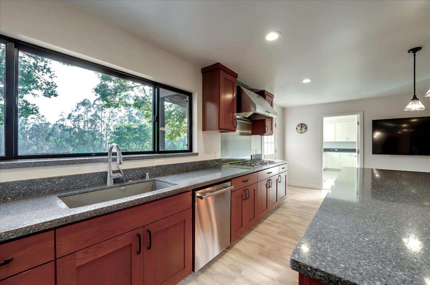 Detail Gallery Image 7 of 50 For 267 Chirco Ave, Santa Cruz,  CA 95065 - 5 Beds | 3 Baths
