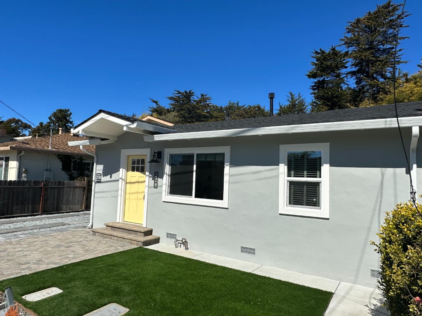 Detail Gallery Image 2 of 29 For 228 North Ave, Aptos,  CA 95003 - 2 Beds | 1 Baths