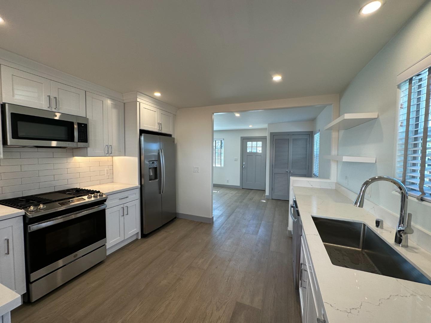 Detail Gallery Image 9 of 29 For 228 North Ave, Aptos,  CA 95003 - 2 Beds | 1 Baths
