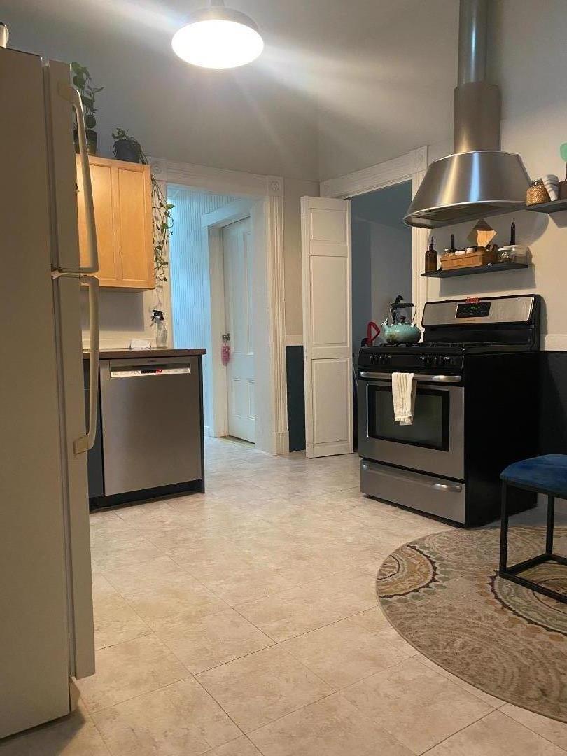 337 Center St, Oakland, CA 94607 photo 4