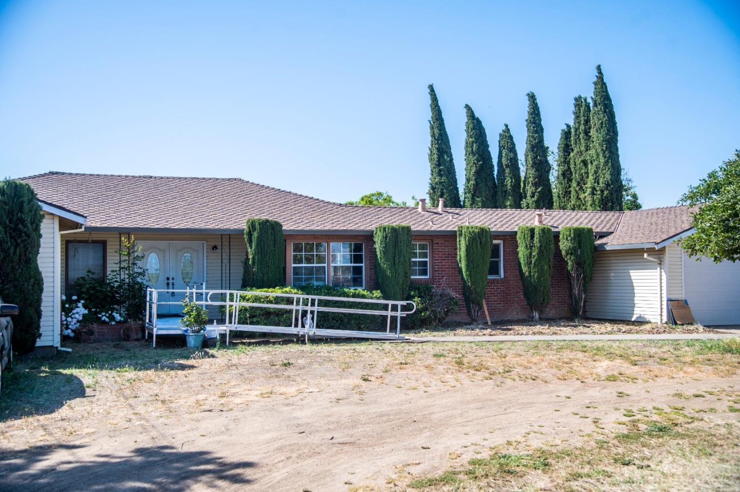 Detail Gallery Image 1 of 1 For 2285 Dunlap Ave, Gilroy,  CA 95020 - 3 Beds | 2/1 Baths