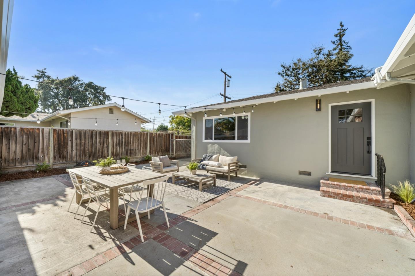 Detail Gallery Image 26 of 29 For 2020 Helena Way, Redwood City,  CA 94061 - 4 Beds | 2 Baths