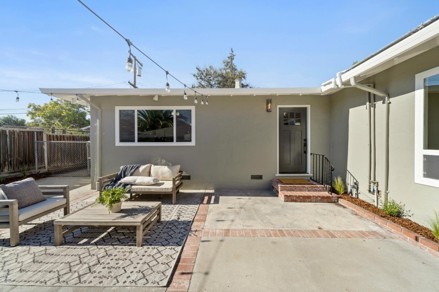 Detail Gallery Image 28 of 29 For 2020 Helena Way, Redwood City,  CA 94061 - 4 Beds | 2 Baths