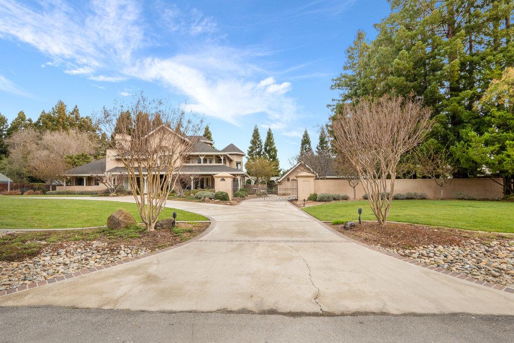 Detail Gallery Image 4 of 59 For 14660 Stonebridge Dr, Morgan Hill,  CA 95037 - 4 Beds | 3/1 Baths