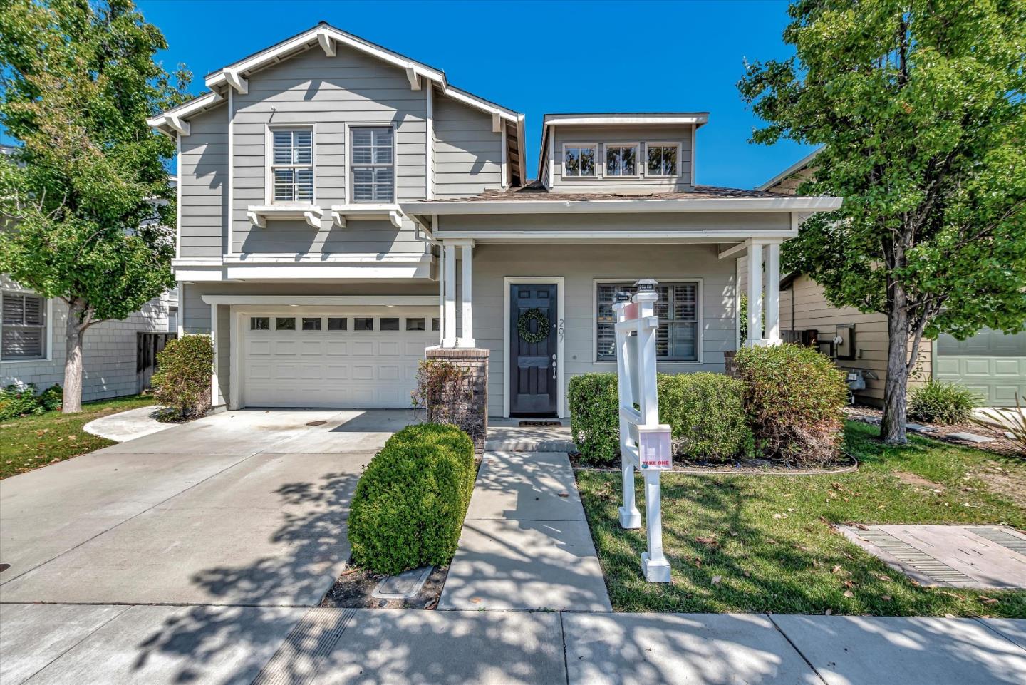 Detail Gallery Image 2 of 22 For 207 Beethoven Ln, Los Gatos,  CA 95032 - 4 Beds | 2/1 Baths