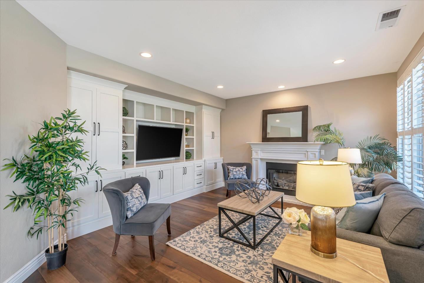 Detail Gallery Image 7 of 22 For 207 Beethoven Ln, Los Gatos,  CA 95032 - 4 Beds | 2/1 Baths