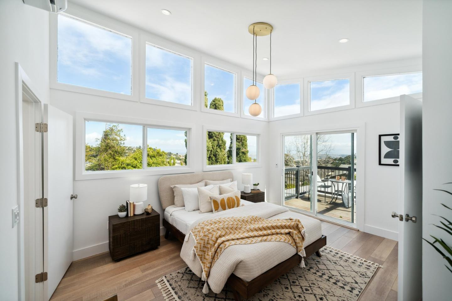 Detail Gallery Image 3 of 42 For 130 Club Dr, San Carlos,  CA 94070 - 4 Beds | 3 Baths