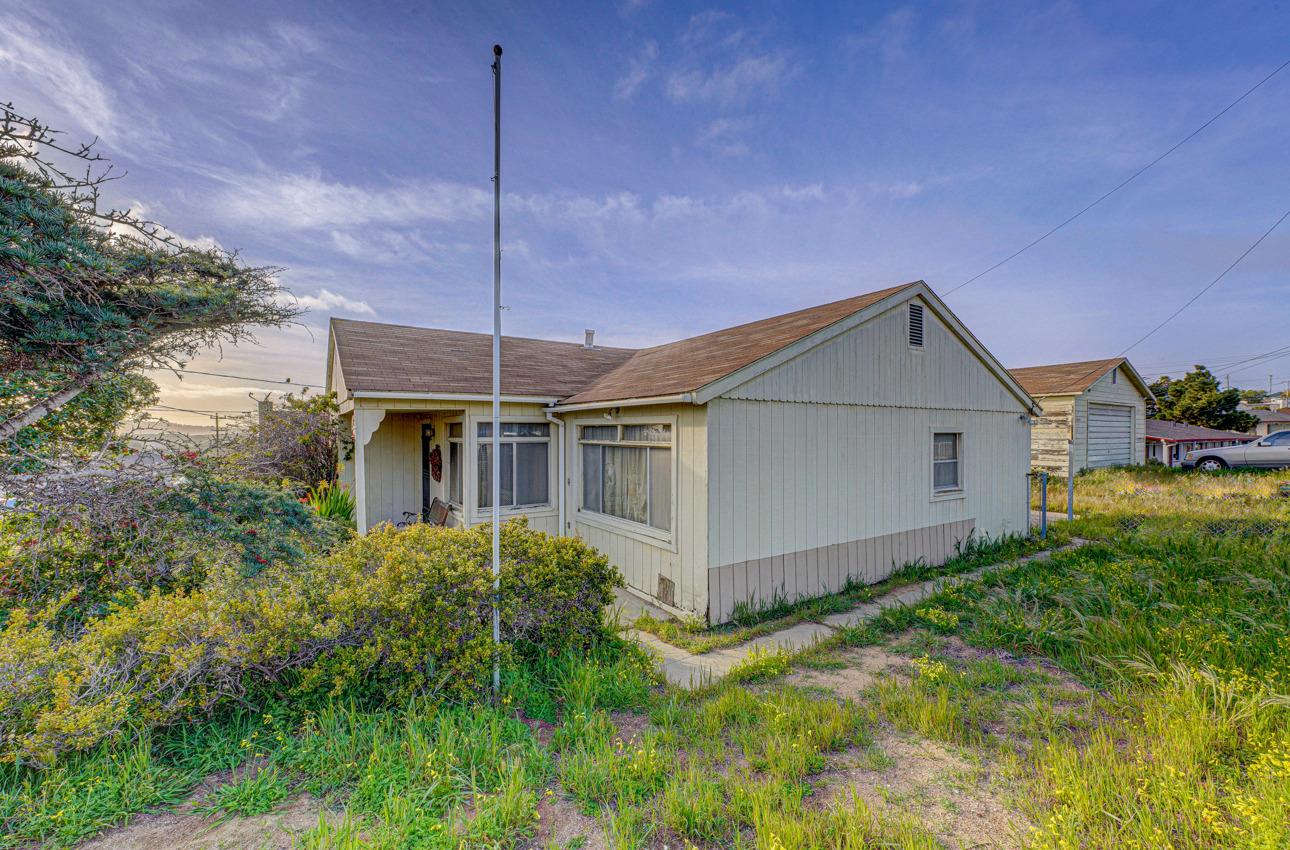 Detail Gallery Image 1 of 1 For 1299 La Jolla Ave, Seaside,  CA 93955 - 3 Beds | 2 Baths