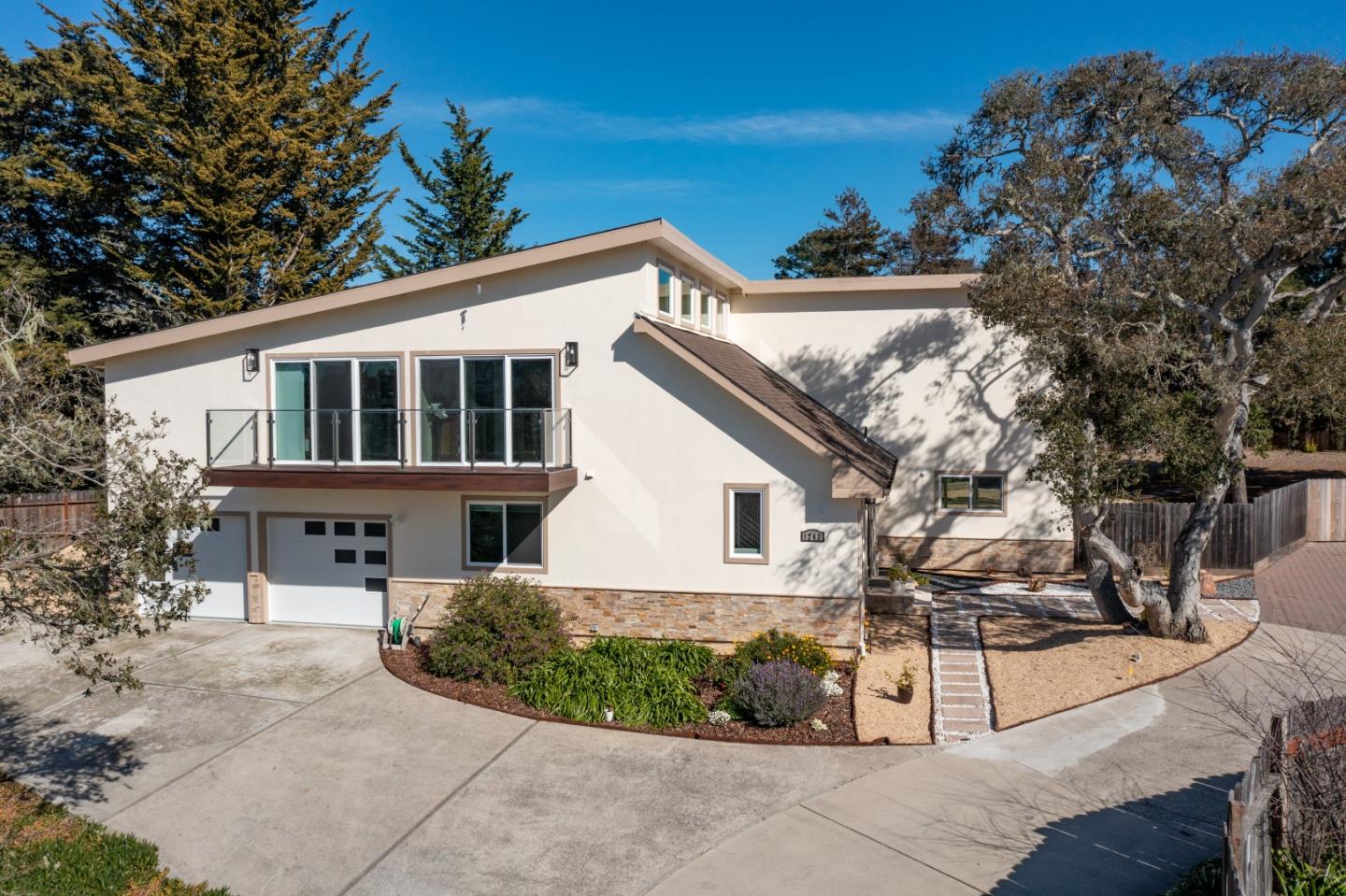 Detail Gallery Image 32 of 35 For 1247 Josselyn Canyon Rd, Monterey,  CA 93940 - 4 Beds | 3/1 Baths