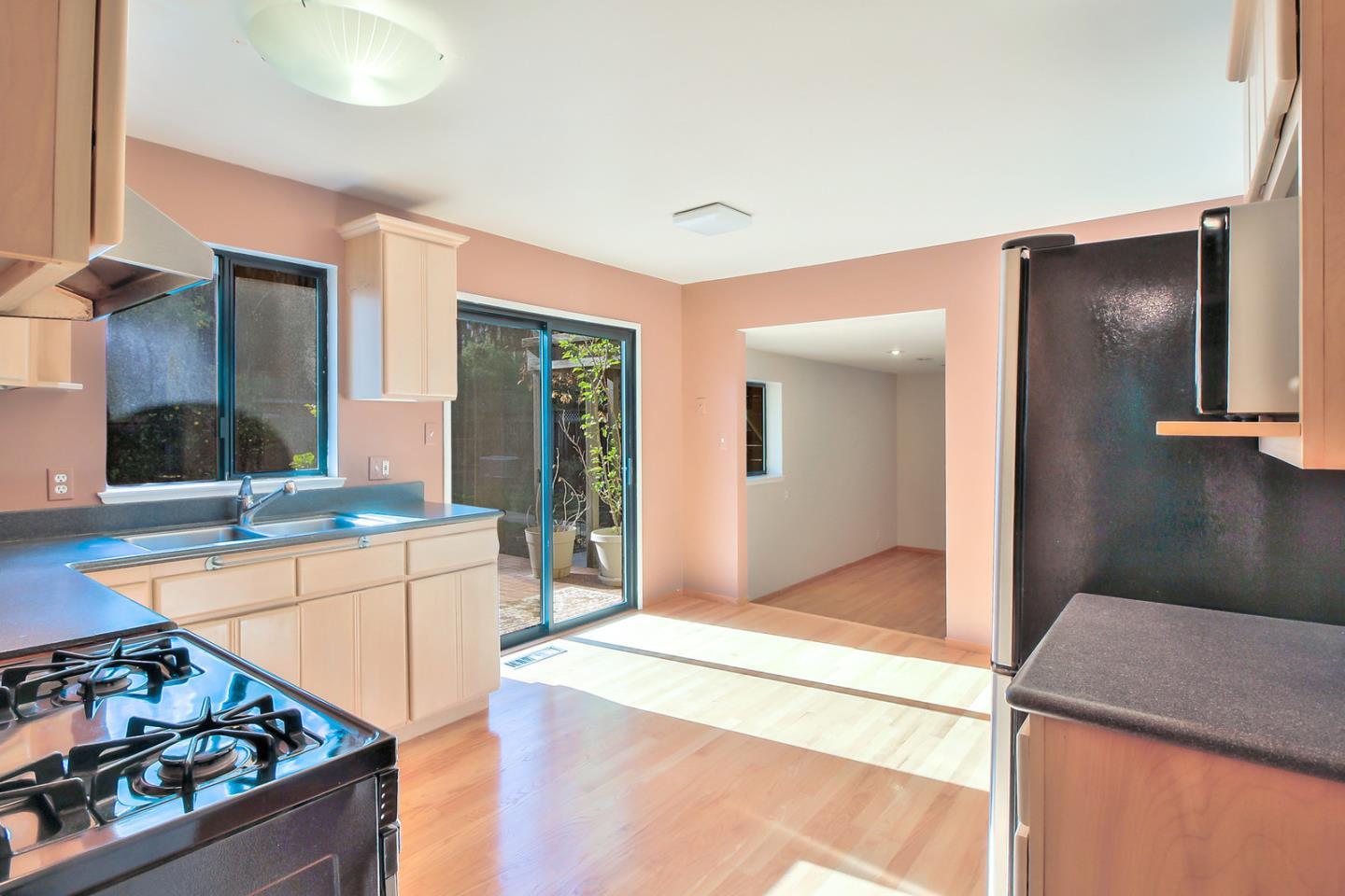 Detail Gallery Image 12 of 33 For 103 Sleeper Ave, Mountain View,  CA 94040 - 3 Beds | 2 Baths