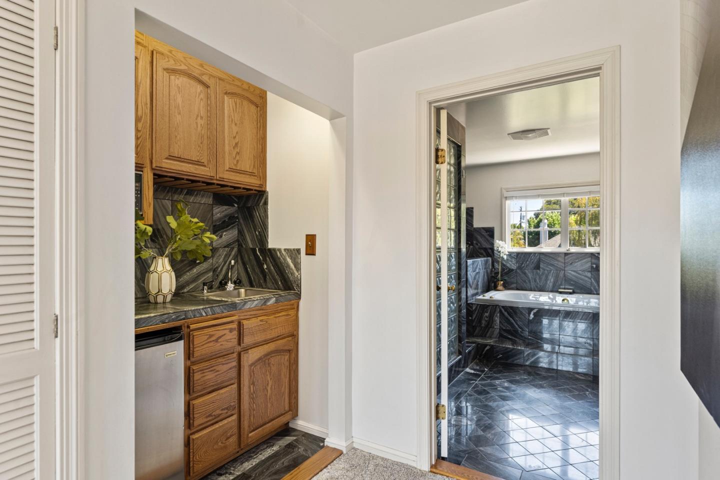 Detail Gallery Image 21 of 47 For 132 Dwight Rd, Burlingame,  CA 94010 - 4 Beds | 2 Baths