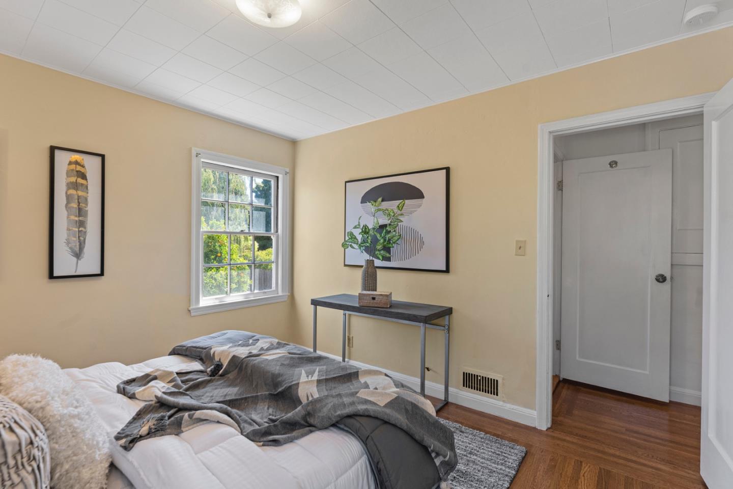 Detail Gallery Image 33 of 47 For 132 Dwight Rd, Burlingame,  CA 94010 - 4 Beds | 2 Baths