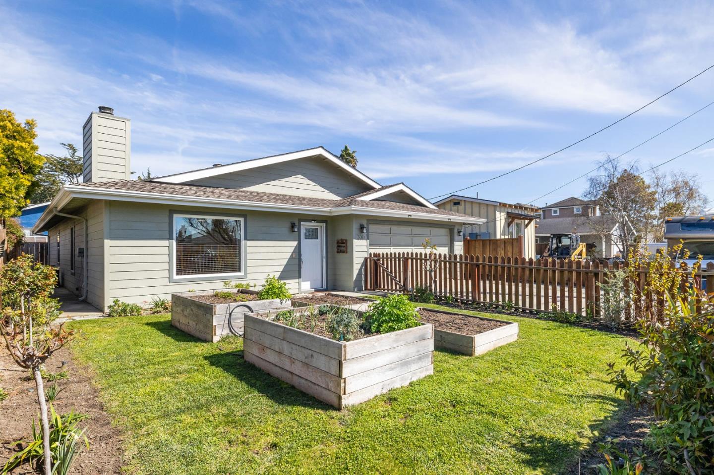 Detail Gallery Image 2 of 36 For 330 Sonora Ave, El Granada,  CA 94018 - 4 Beds | 2 Baths