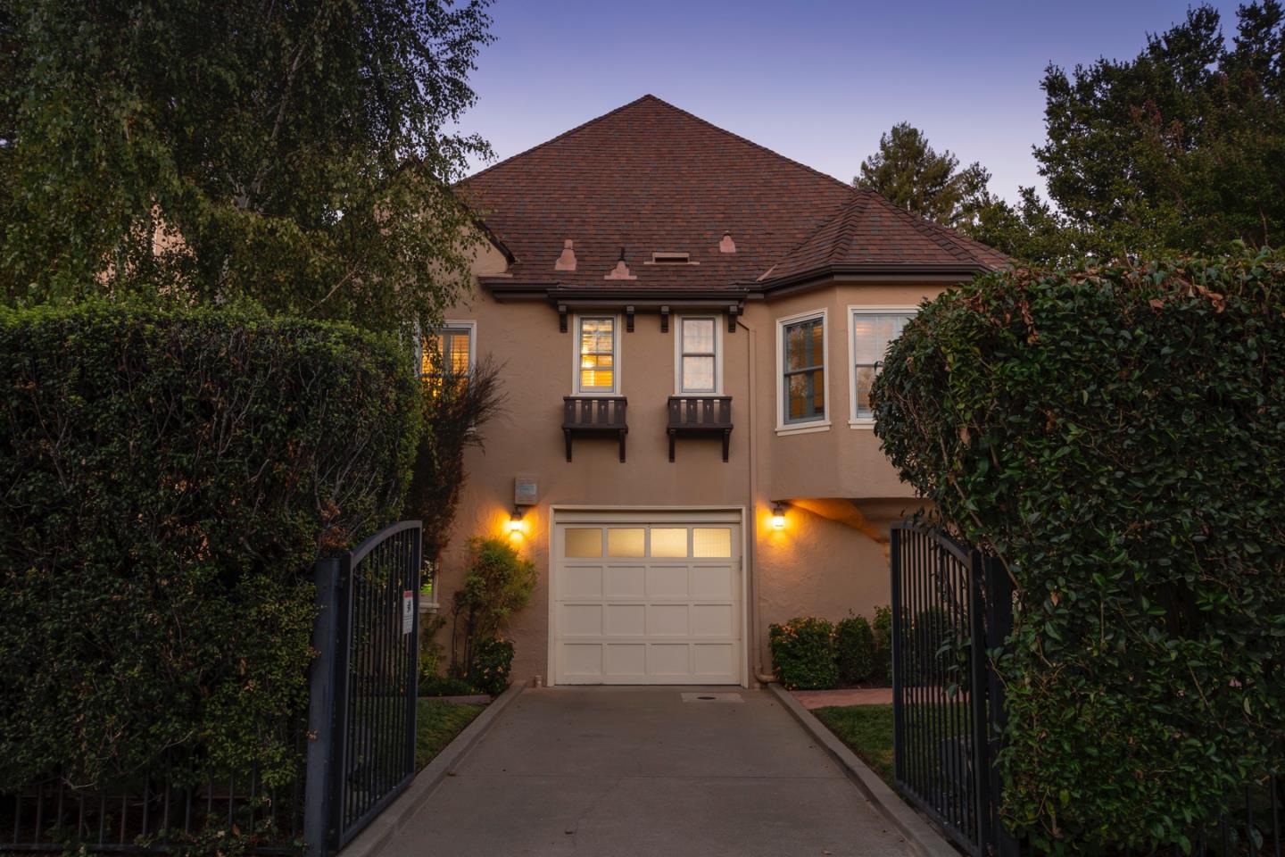 Detail Gallery Image 4 of 39 For 754 Costa Rica Ave, San Mateo,  CA 94402 - 4 Beds | 3 Baths