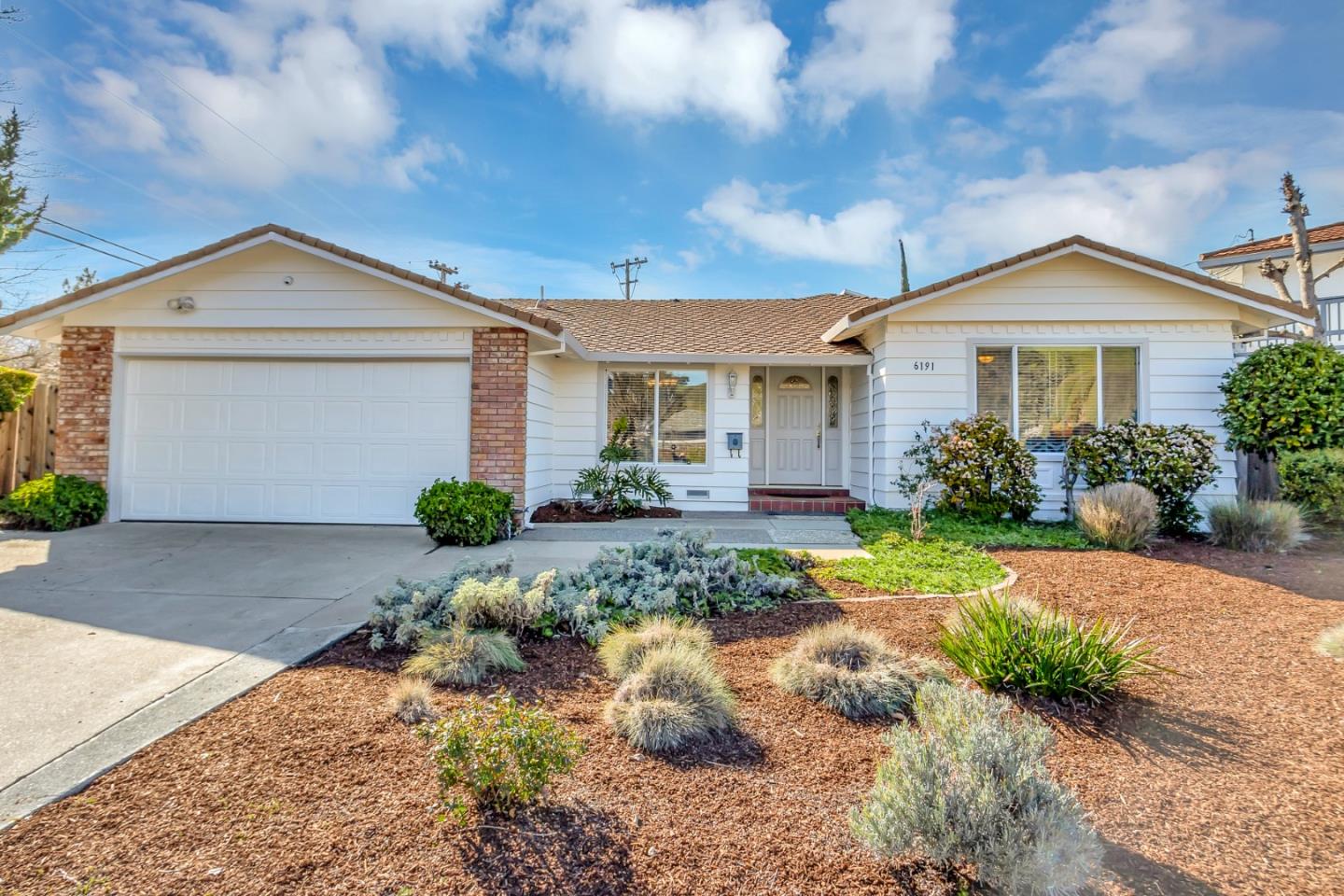 Detail Gallery Image 1 of 1 For 6191 Cloverhill Dr, San Jose,  CA 95120 - 4 Beds | 2 Baths