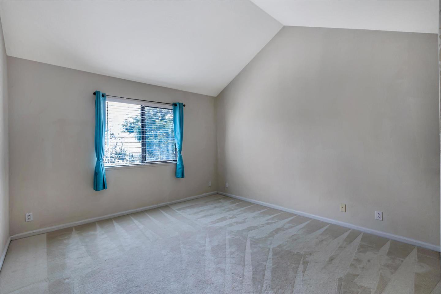 Detail Gallery Image 21 of 26 For 3359 Newton Dr, Mountain View,  CA 94040 - 4 Beds | 2/1 Baths