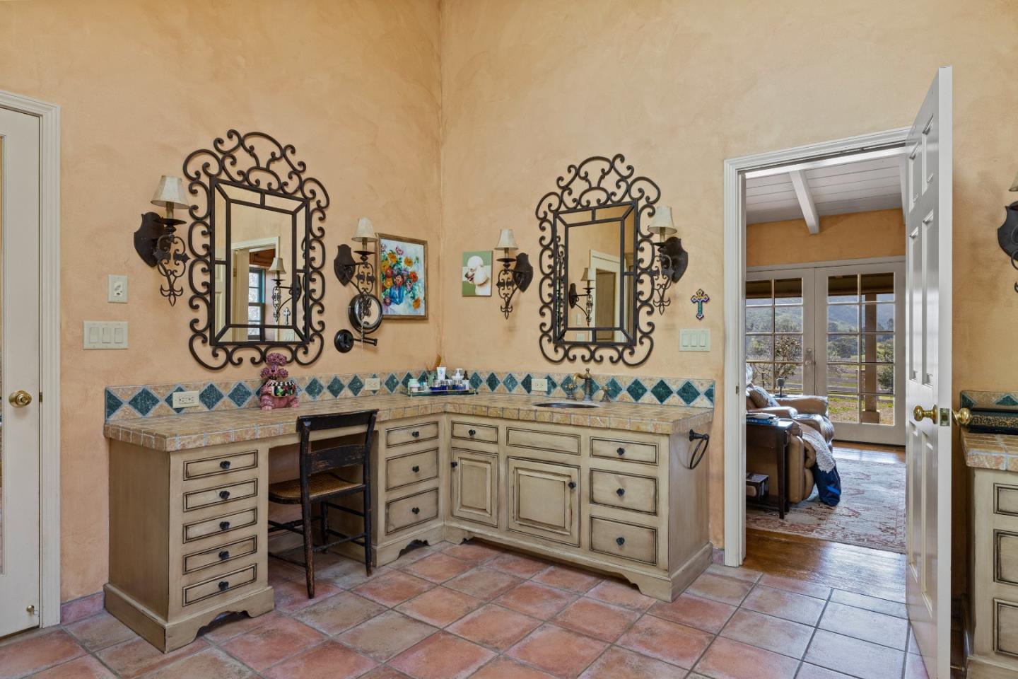 Detail Gallery Image 10 of 39 For 29225 Chualar Canyon Rd, Chualar,  CA 93925 - 4 Beds | 4/1 Baths
