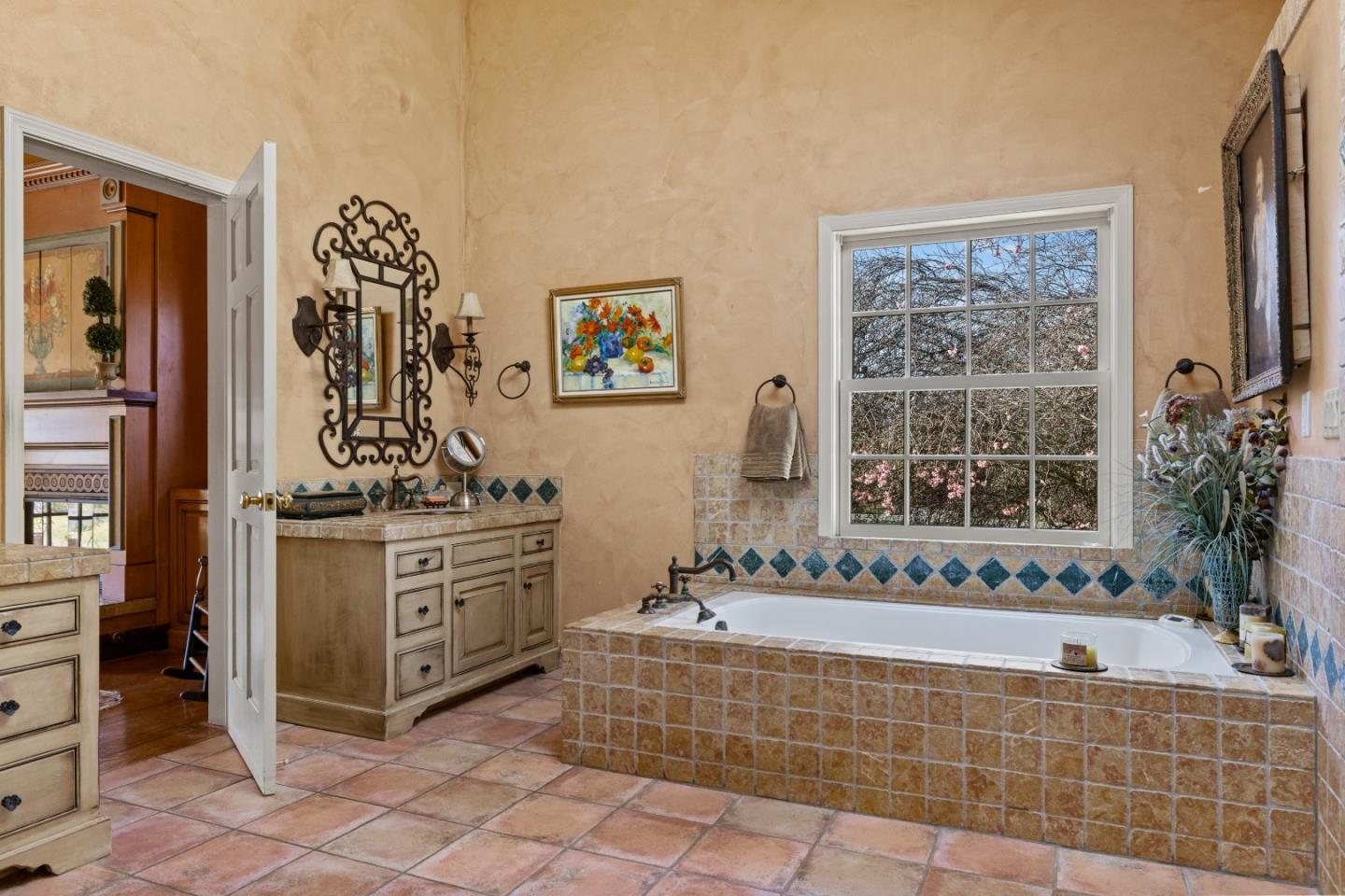 Detail Gallery Image 9 of 39 For 29225 Chualar Canyon Rd, Chualar,  CA 93925 - 4 Beds | 4/1 Baths