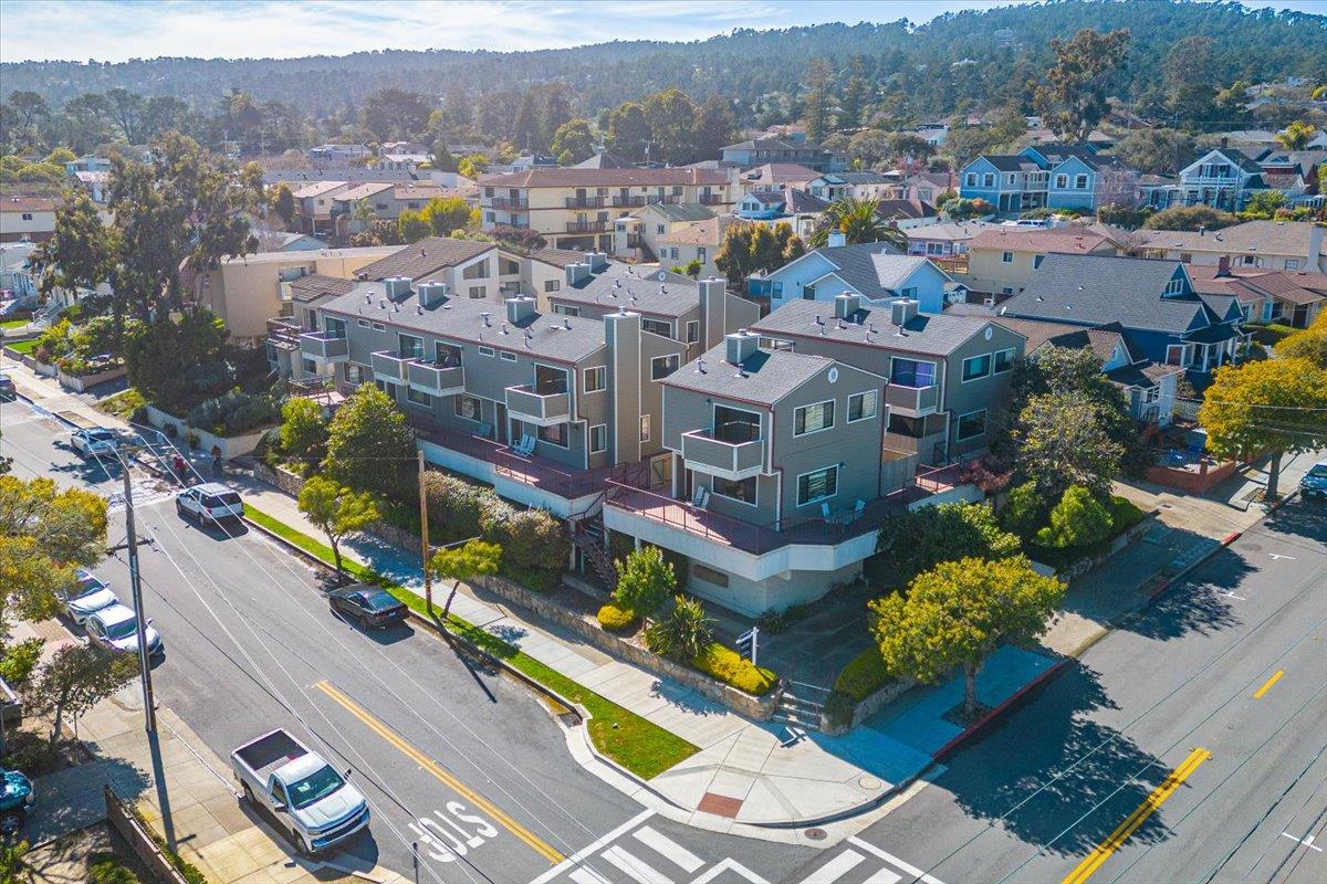 Detail Gallery Image 1 of 1 For 402 Watson St #3,  Monterey,  CA 93940 - 2 Beds | 2 Baths