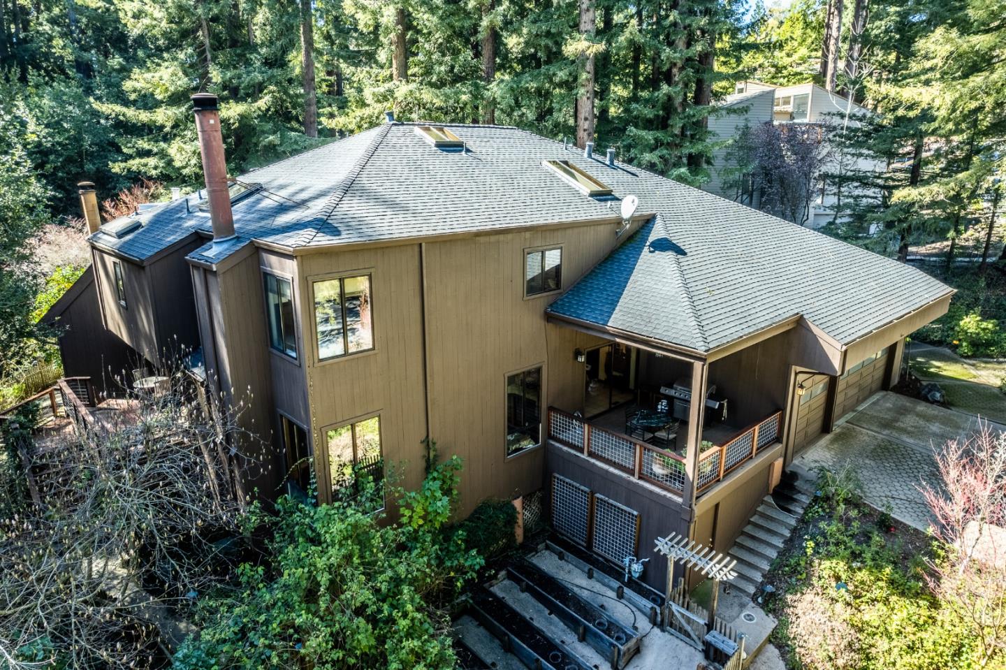 Detail Gallery Image 1 of 41 For 110 Carbonera Dr, Santa Cruz,  CA 95060 - 3 Beds | 2 Baths