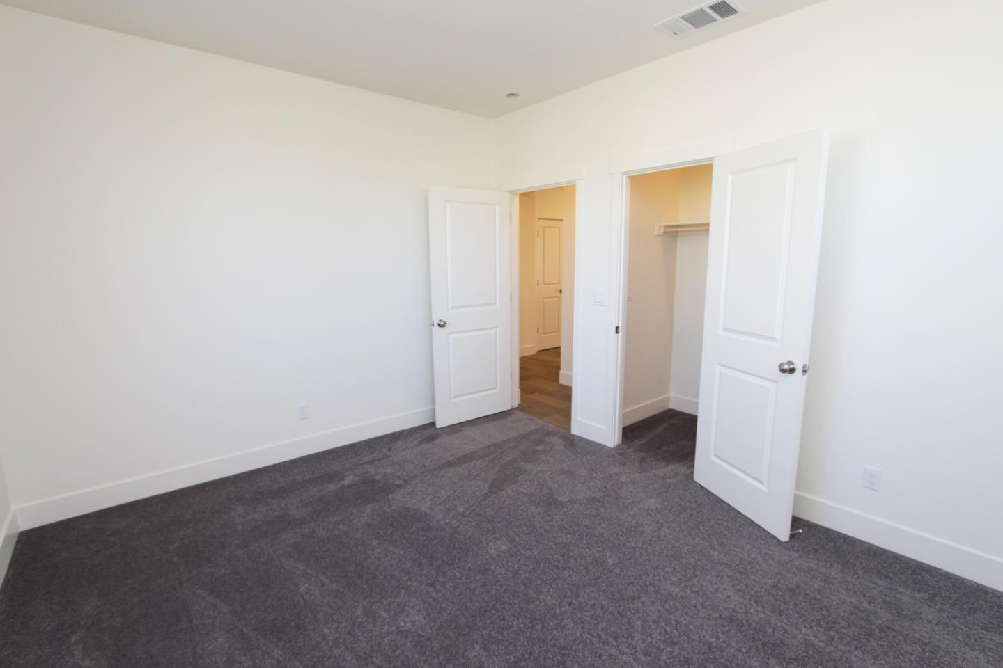 Detail Gallery Image 15 of 17 For 1137 Pearl Dr #1-14,  Los Banos,  CA 93635 - 4 Beds | 2 Baths
