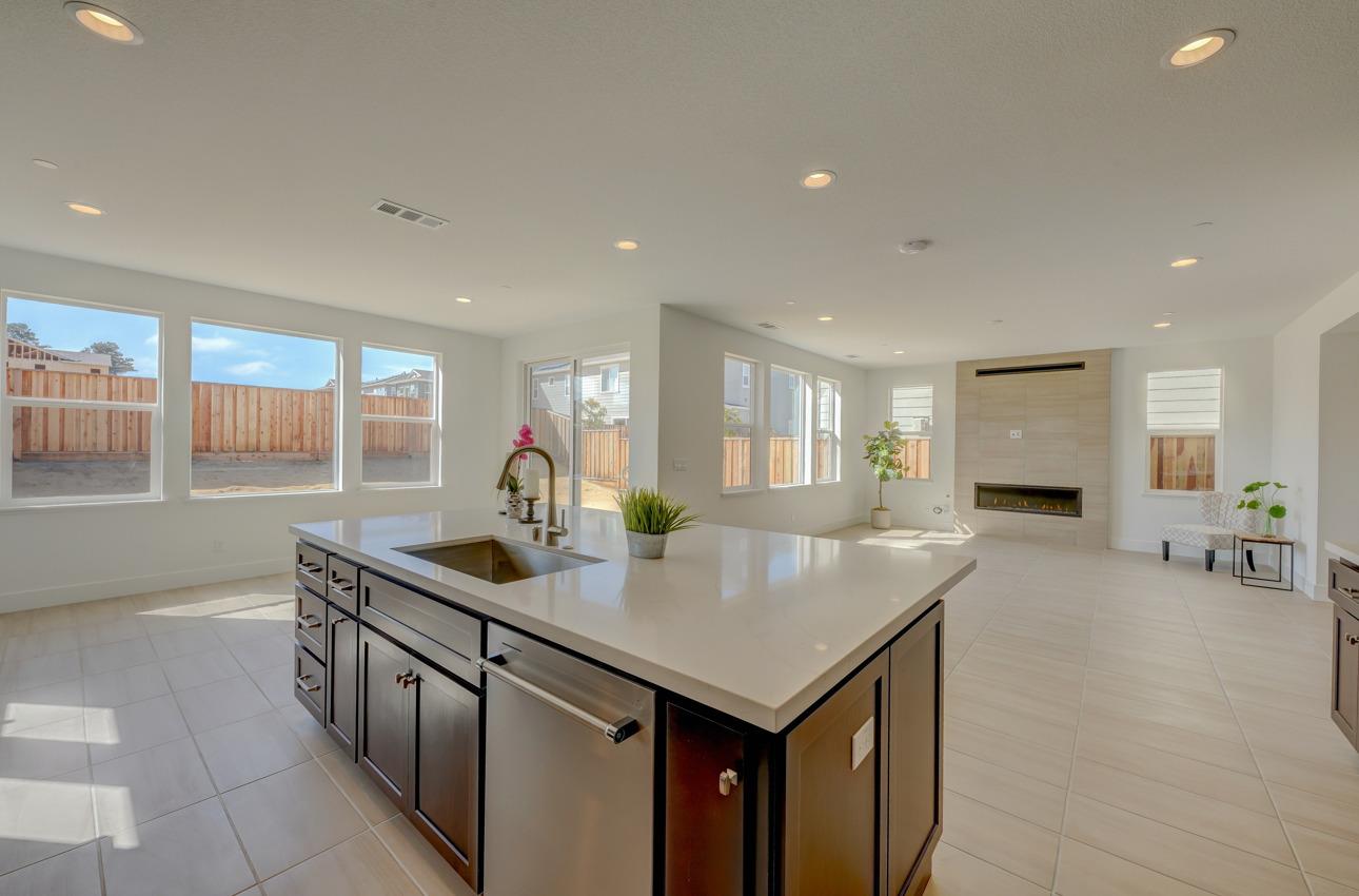 Detail Gallery Image 11 of 47 For 282 Skyview Dr, Marina,  CA 93933 - 3 Beds | 2/1 Baths