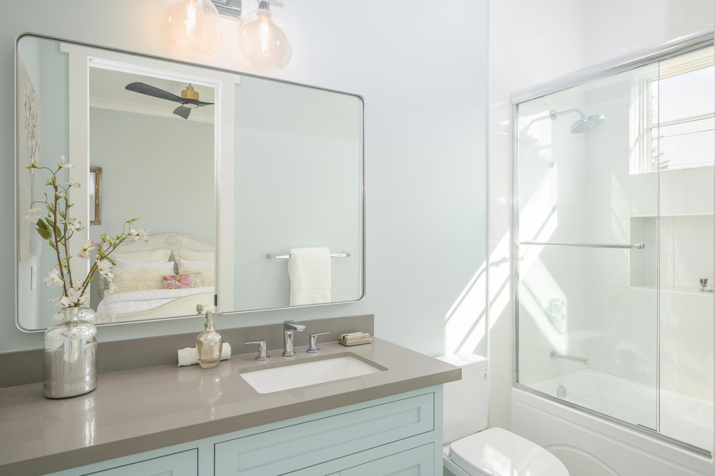 Detail Gallery Image 18 of 28 For 831 Arroyo Rd, Los Altos,  CA 94024 - 5 Beds | 4/1 Baths