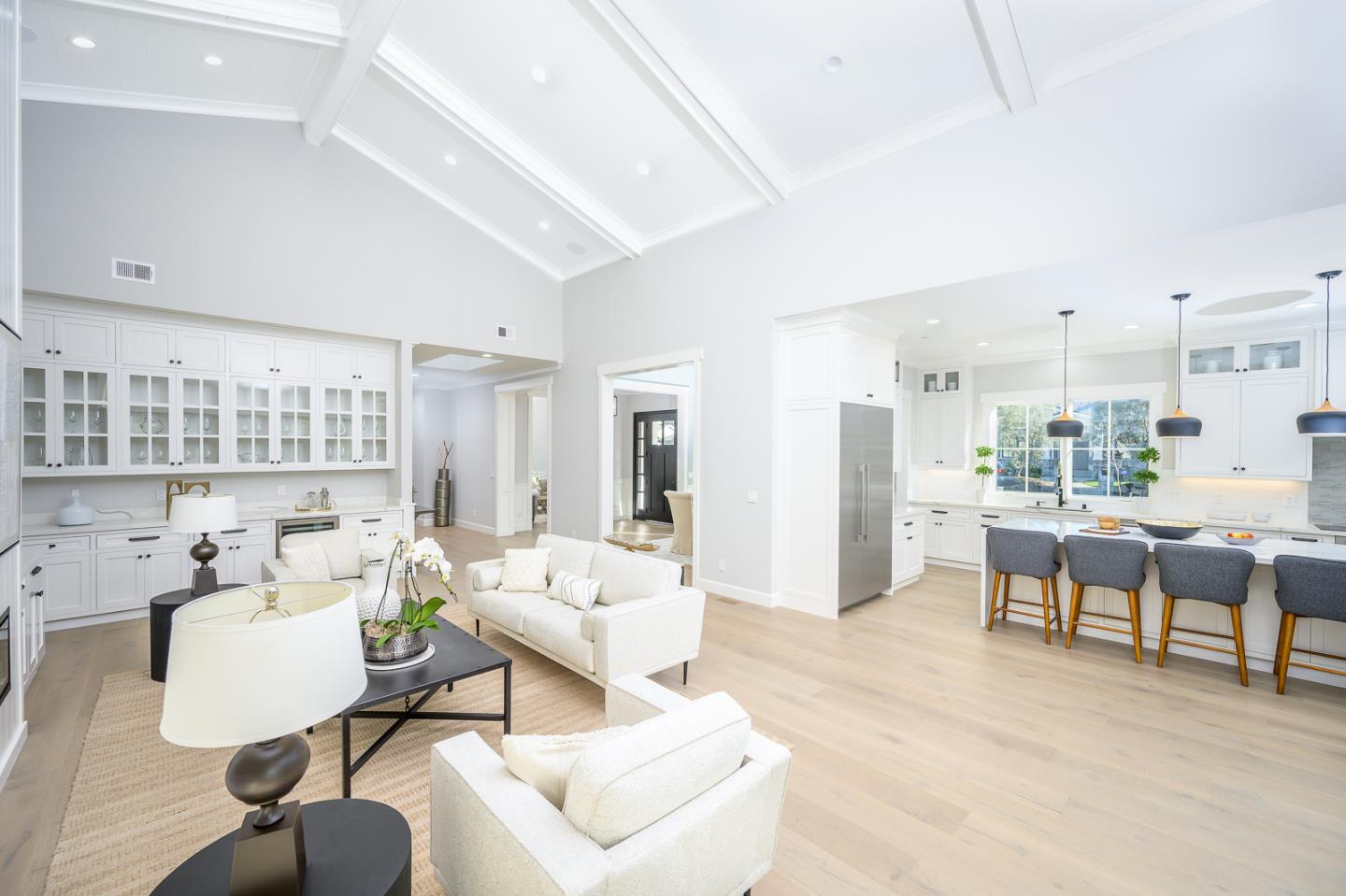 Detail Gallery Image 8 of 28 For 831 Arroyo Rd, Los Altos,  CA 94024 - 5 Beds | 4/1 Baths