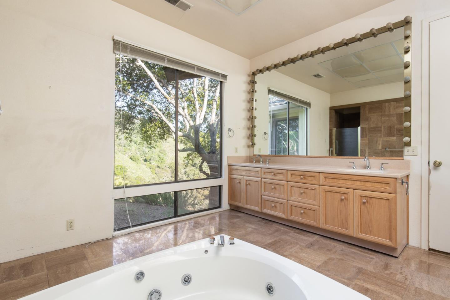 Detail Gallery Image 17 of 20 For 13350 Middle Canyon Rd, Carmel Valley,  CA 93924 - 3 Beds | 2/1 Baths