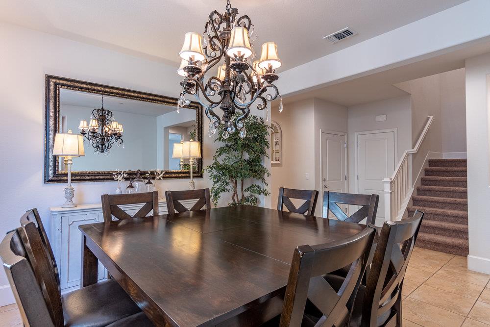 Photo of 462 Segovia Dr in Hollister, CA